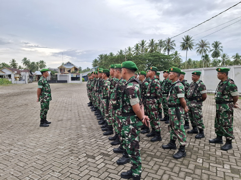 Personel Kodim 0314/Inhil Berikan Pengamanan Pleno Rekapitulasi Perhitungan Suara Pilkada 2024