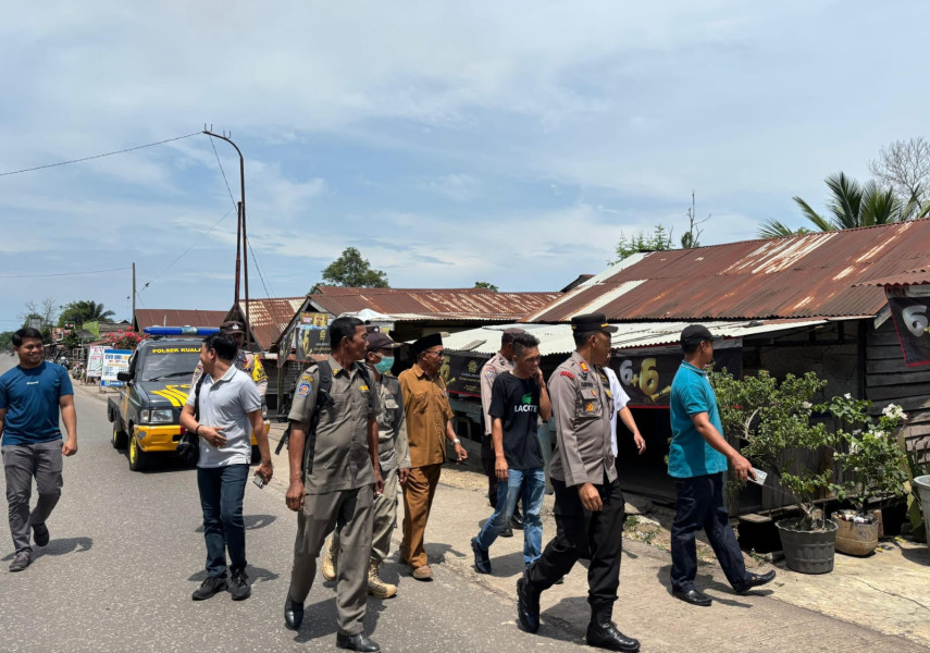 Pastikan Keamanan Pilkada, Polsek Kuala Cenaku Gelar Patroli Bersama