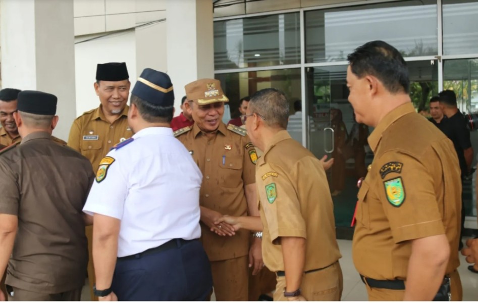 Bupati Herman Pimpin Apel Gabungan Pasca Libur Idul Fitri: Tegaskan Komitmen Pelayanan Publik