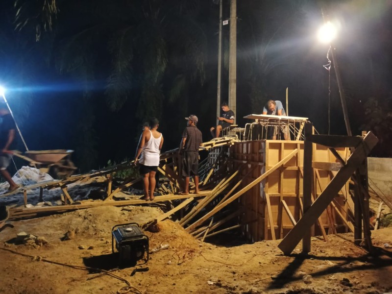 Lembur Hingga Malam, Personel Kodim 0314/Inhil dan Warga Pacu Progres Pembangunan Jembatan Perintis Garuda di Kemuning
