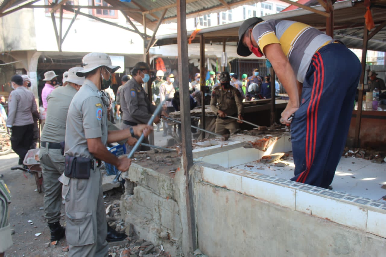 Guna lancarkan Penertiban Bangunan Liar, Kodim 0314 Ikut Serta Back Up Petugas SatPol PP