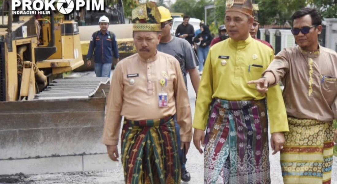 Pj Bupati Inhil Tinjau Langsung Pengerjaan Ruas Jalan SKB Tembilahan