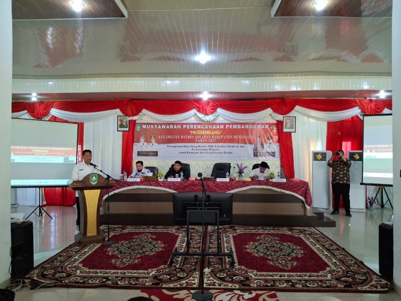 Pembukaan Musrenbang Kecamatan Bathin Solapan Berperan Sebagai Mekanisme Penyatuan Pandangan antara Program Pemerintah daerah dan Desa