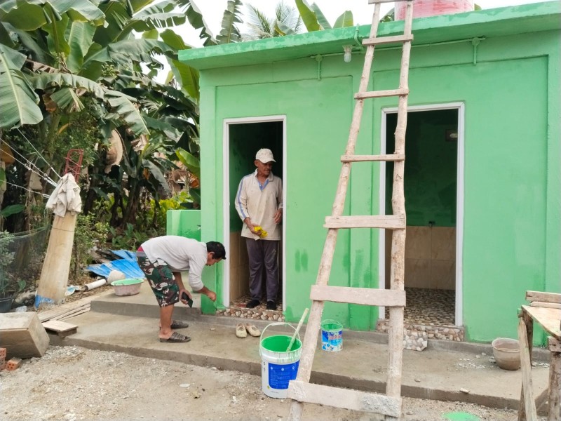 Pantang Surut Sebelum Tuntas! Satgas TMMD ke-130 Kodim 0314/Inhil Kebutan Pembangunan MCK dan Sumur Bor