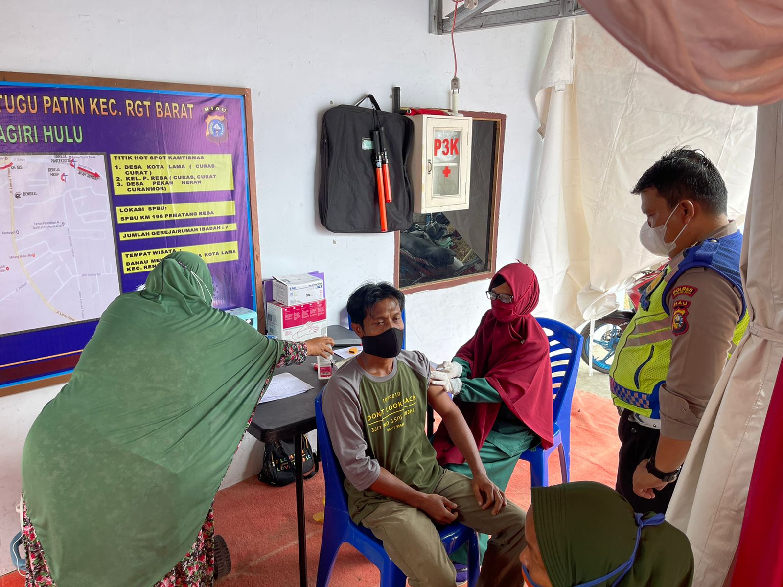 Posyan Nataru Simpang Tugu Patin Juga Melayani Vaksinasi Covid-19