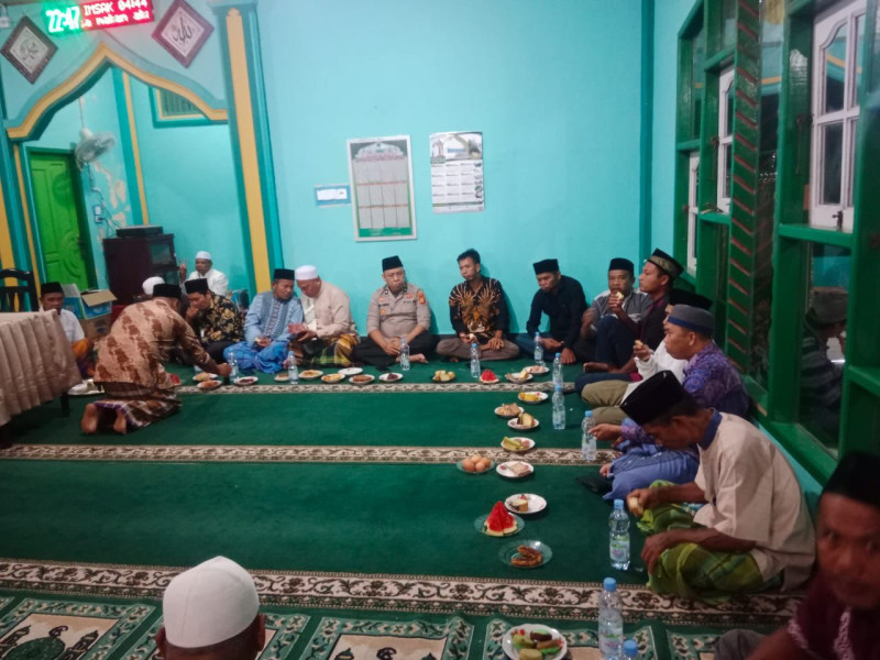 Polsek Tandun Jaga Keamanan Pilkada di Tengah Semarak Maulid Nabi