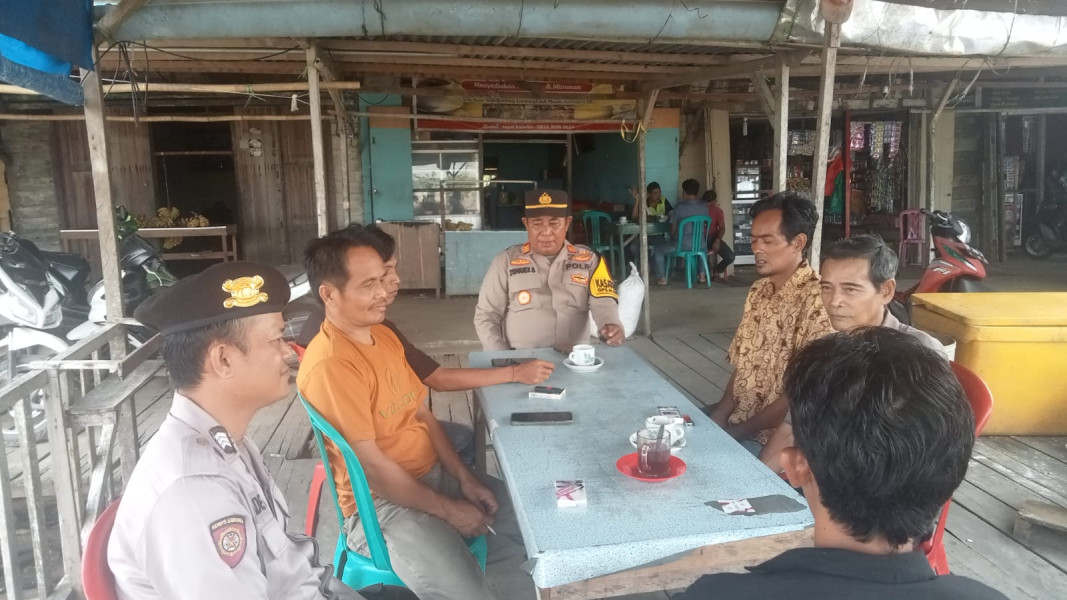 Ngopi Bersama Warga, Kapolsek Kuindra Ajak Jaga Kamtibmas dan Hindari Perselisihan Jelang Pilkada