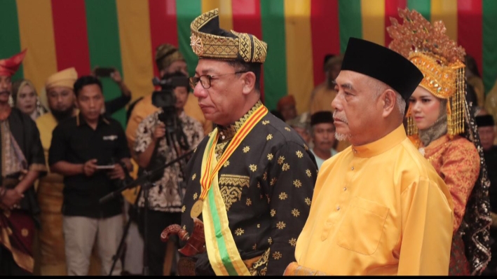 Kapolda Kepri Dianugerahi Gelar Adat Dato' Perdana Satya Buana Oleh Kesultanan Riau-Lingga