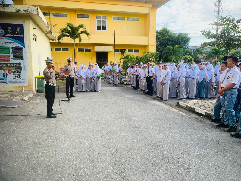 Satlantas Polresta Pekanbaru Gelar Sosialisasi Pilkada Damai 2024 di Sekolah