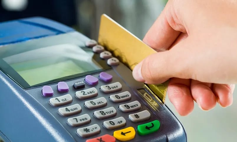 Mengembangkan Bumdes, Kepala Desa Sekayan Salurkan Honor dan Siltap Secara Non Tunai