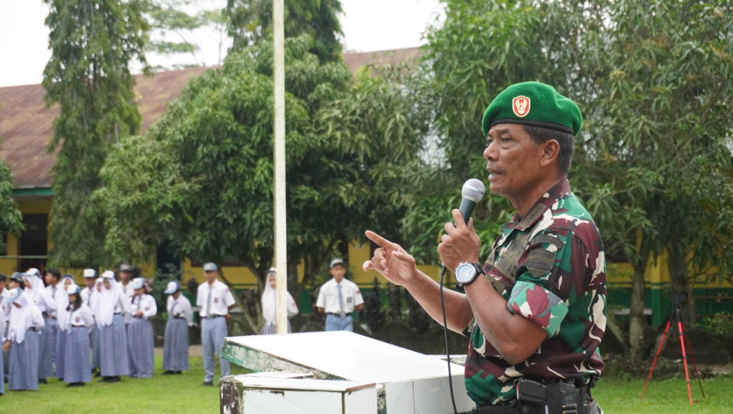 Irup di SMA Tunas Bangsa, Danramil 03/Bgs Ingatkan Pelajar Giat Belajar