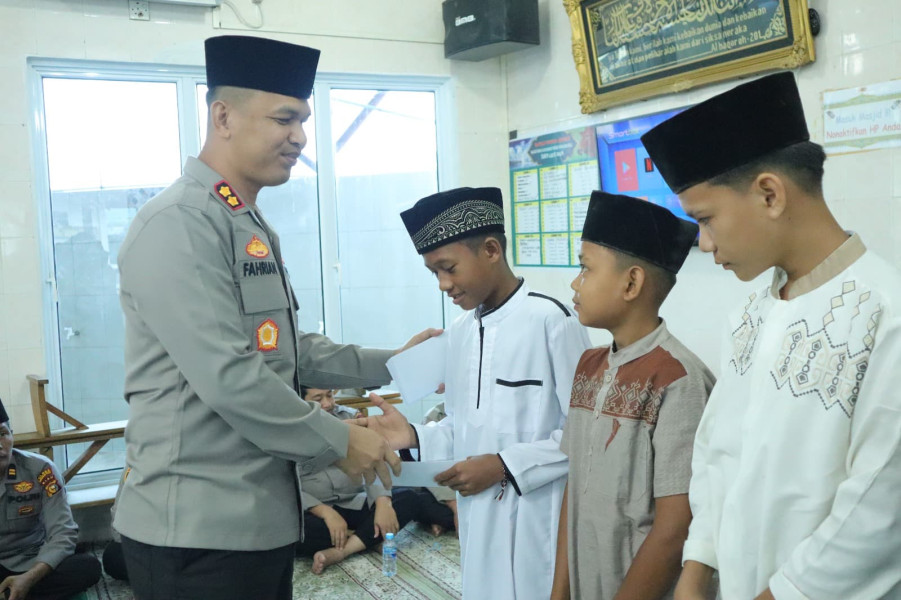 Momen Isra Mikraj, Polres Inhu Santuni Anak Yatim