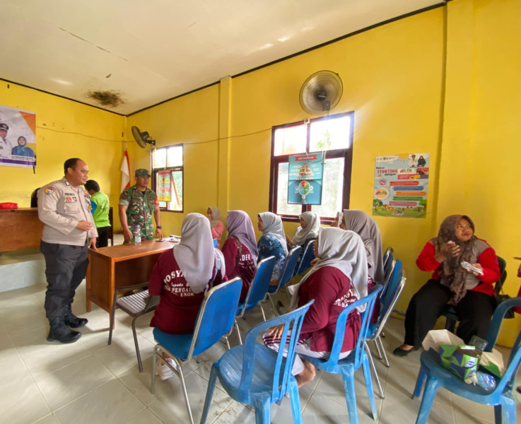 Bersama TNI, Bhabinkamtibmas Pengalihan Ajak Masyarakat Jaga Kamtibmas dan Sukseskan Pilkada 2024