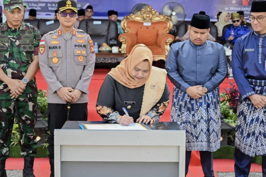 Peringati Hardiknas, Bupati Bengkalis Kasmarni berpesan Komitmen Tingkatkan Mutu Pendidikan