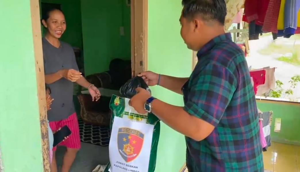 Polres Lingga Gelar Jumat Berkah, Wujud Kepedulian Jelang Hari Bhayangkara ke-79.