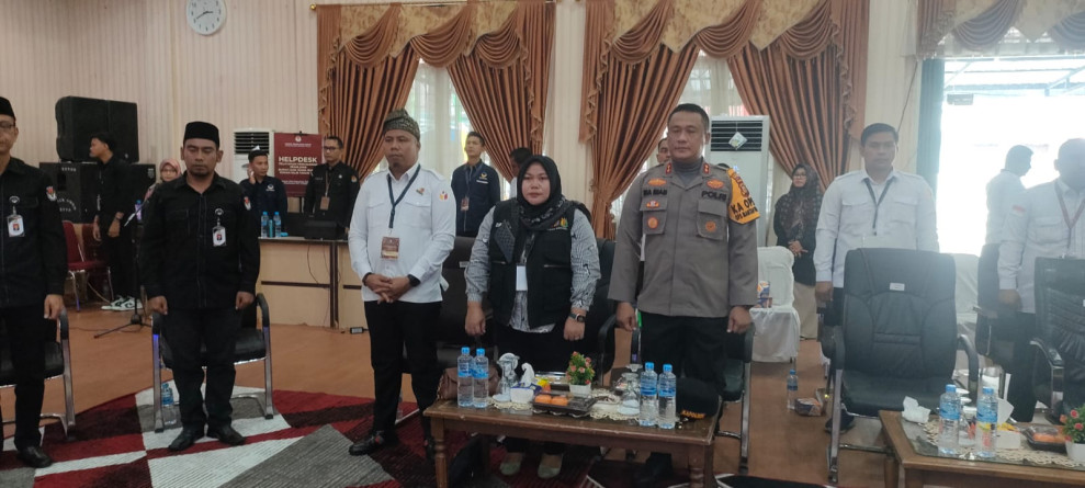 98 Personil PAM Dikerahkan Amankan Pendafataran Cabup dan Cawabup Rohil H Bistamam - Jhony Charles