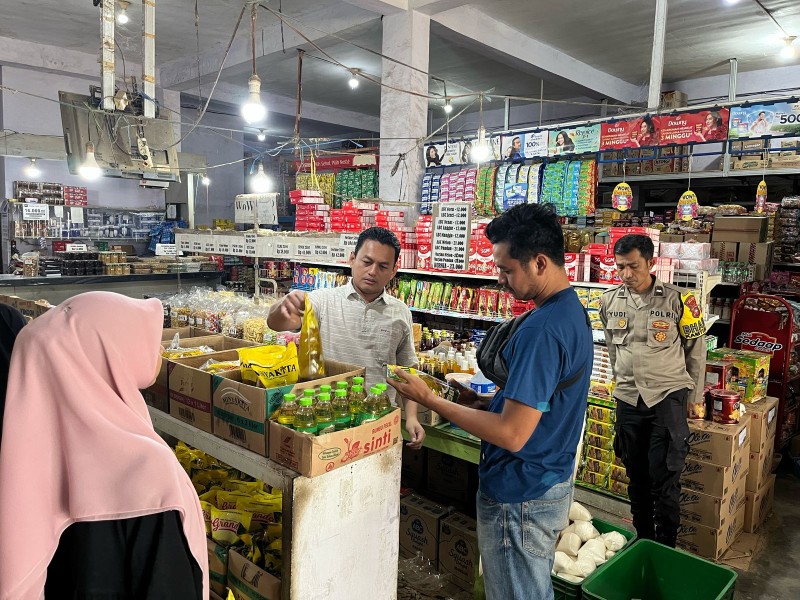 Polsek Rengat Barat Lakukan Sidak Minyakita, Ini Hasilnya