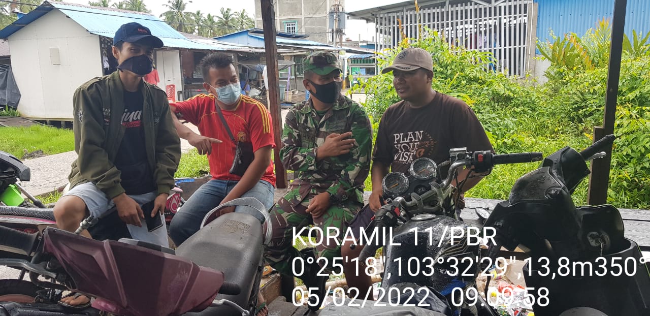 Laksanakan Komsos, Pelda Tihto Pinta Masyarakat Pulau Burung Taati Protkes