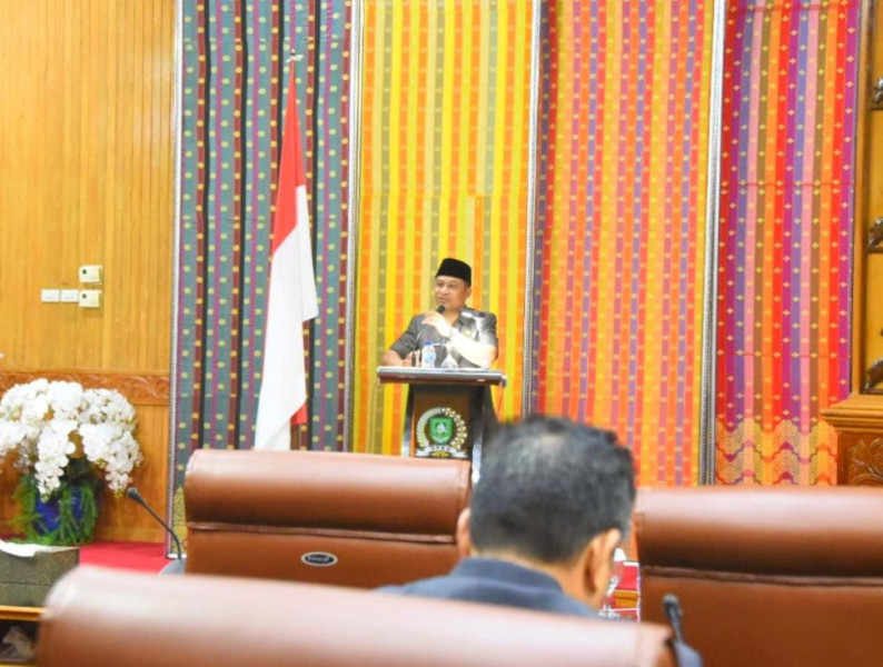 Bupati Kasmarni Sampaikan Jawaban Atas Pandangan Umum Dari Fraksi-Fraksi DPRD Bengkalis