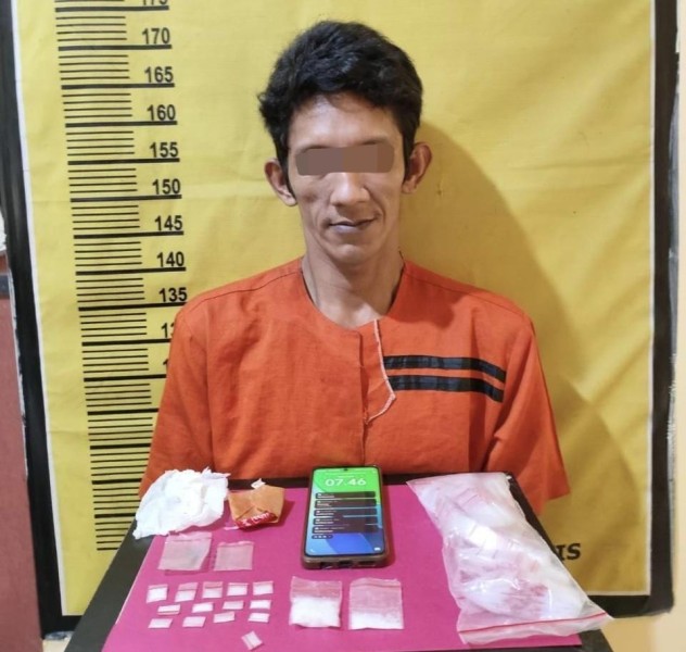 Polsek Rengat Barat Gerebek Rumah di Kelurahan Pematang Reba, Satu Tersangka Berhasil Diringkus