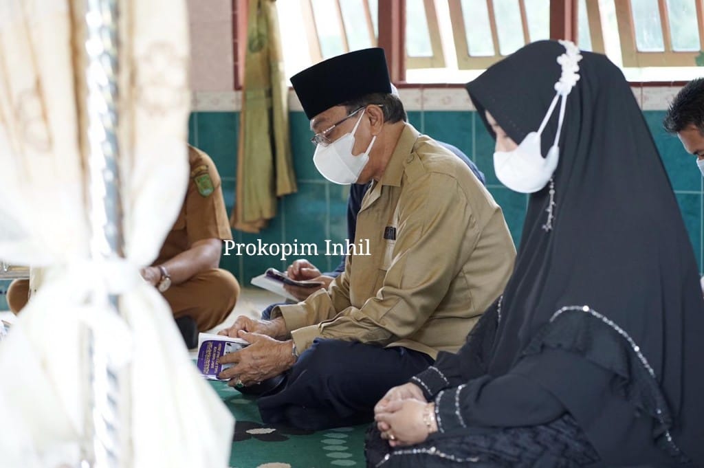 Ziarah ke Makam Tuan Guru Sapat, Bupati HM Wardan Instruksikan Segera Renovasi Rumah Singgah