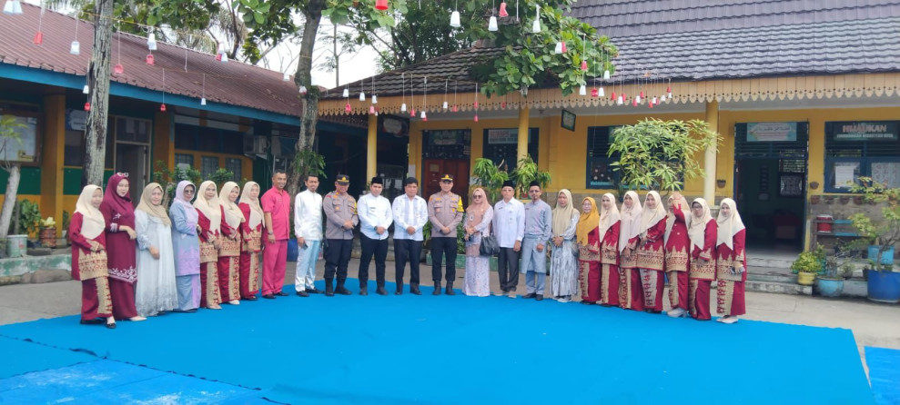 Kapolsek Rumbai Pesisir Adakan Pertemuan Silaturahmi Bersama Guru dan Kepala Sekolah SDN 08 dan SDN 09