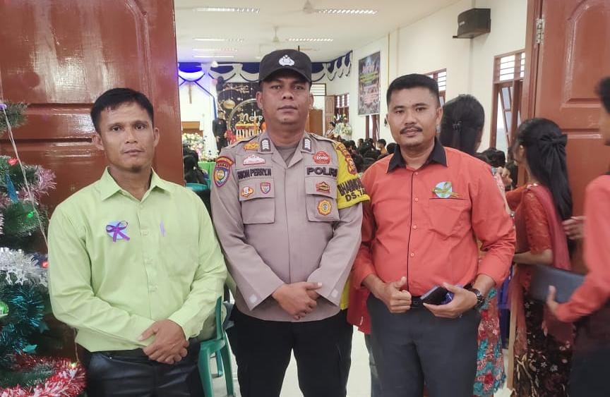 Polsek Pangkalan Kuras Amankan Perayaan Natal di Desa Talau, Sampaikan Pesan Kamtibmas Pasca Pilkada