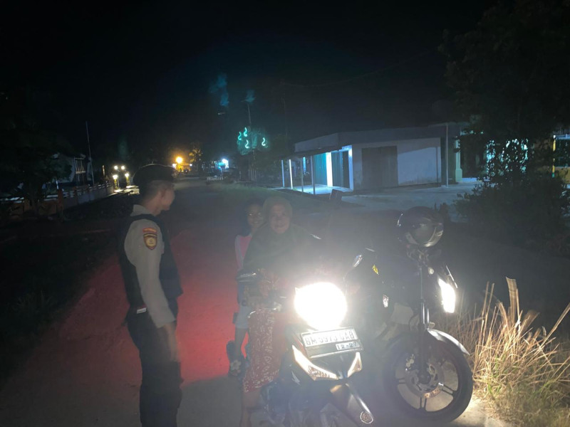 Tingkatkan Keamanan Selama Pilkada, Personel Polsek Enok Rutin Patroli Roda Dua