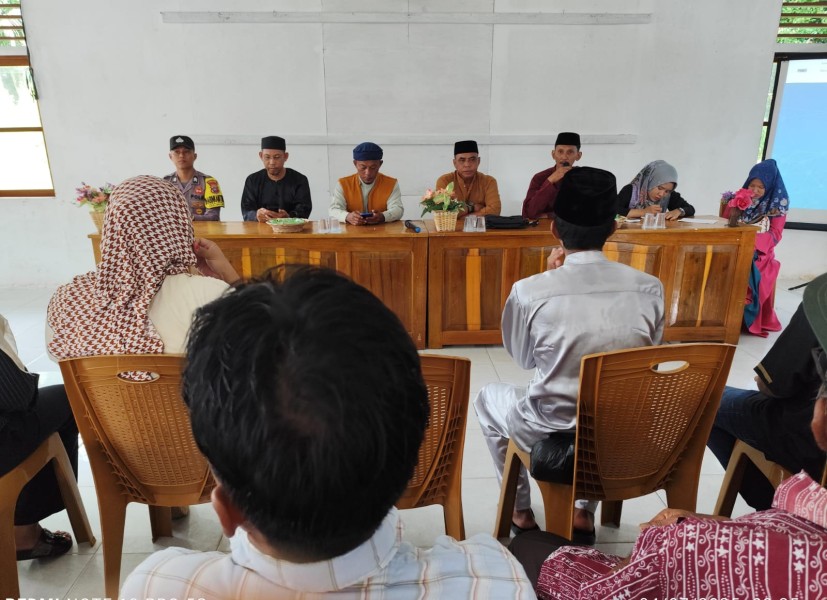 Briptu Andika Laksono Dampingi Pembentukan BUMDes Penuba.