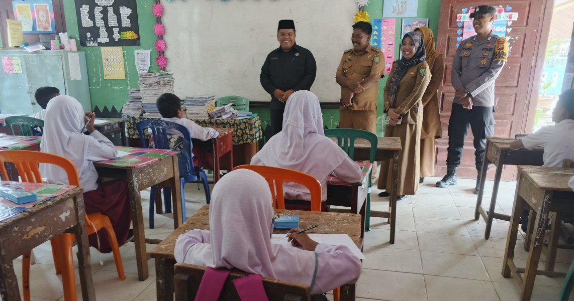 Ketua DPRD Inhu Soroti Kritis Kondisi SDN 003 Danau Baru