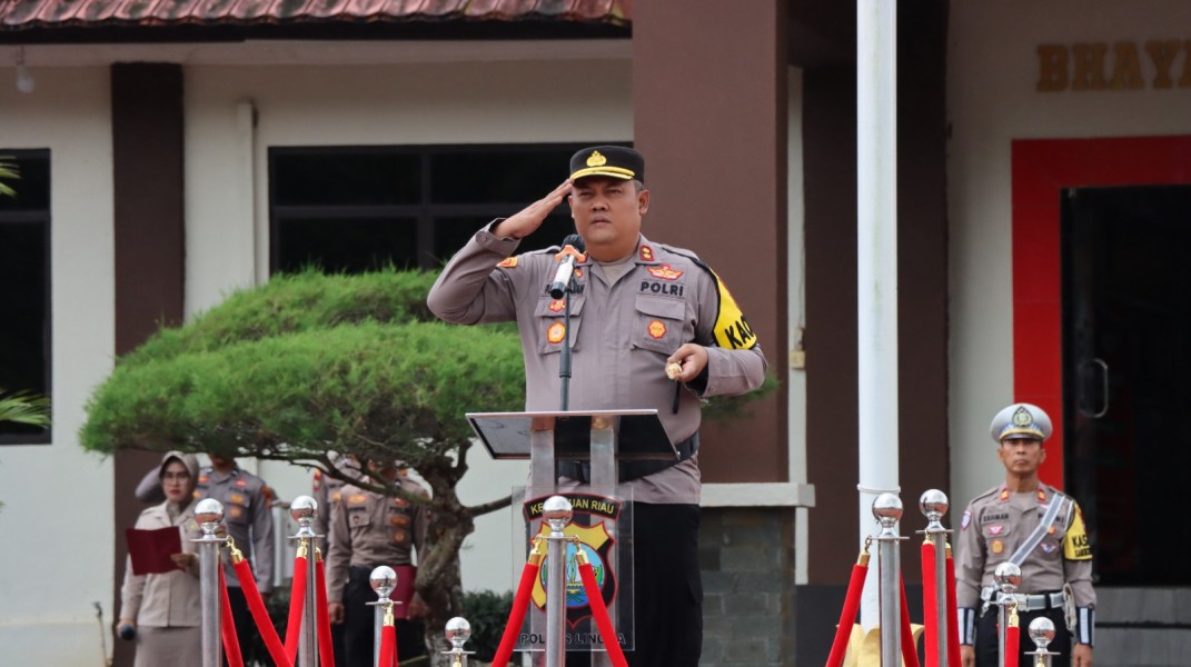 Kapolres Lingga Pimpin Apel Gelar Pasukan Operasi Patuh Seligi 2025: Tekankan Tertib Lalu Lintas untuk Indonesia Emas.