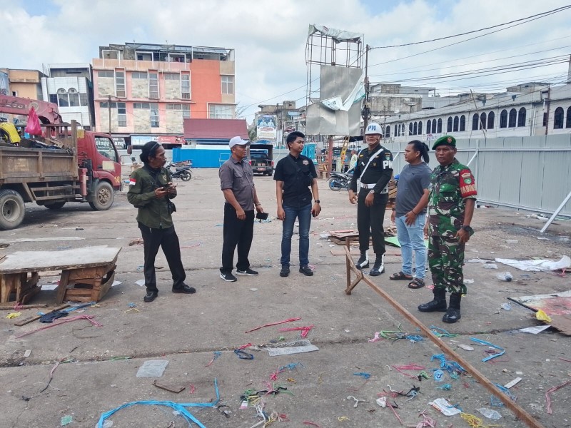 Dandim 0314/Inhil Diwakili Babinsa Koramil 01/TBH Hadiri Penertiban Lapak Pedagang Pasar Air Mancur