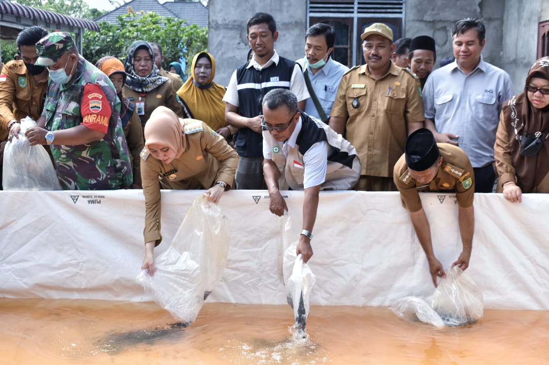 Bupati Inhu Hadiri Penyerahan CSR PT. Inecda Plantations