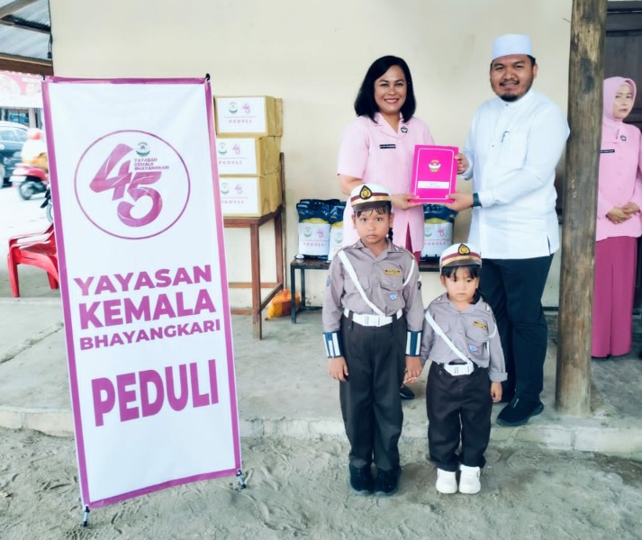 HUT YKB Ke-45 Tahun 2025: Yayasan Kemala Bhayangkari Cabang Lingga Salurkan Tali Asih ke Panti Asuhan.