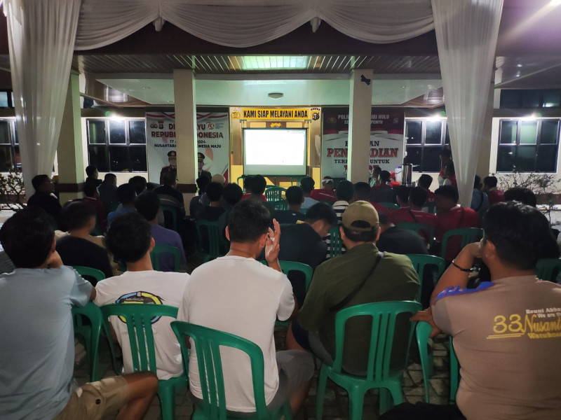 Gelar Nobar, Polsek Pasir Penyu Sampaikan Pesan Damai Pilkada 2024