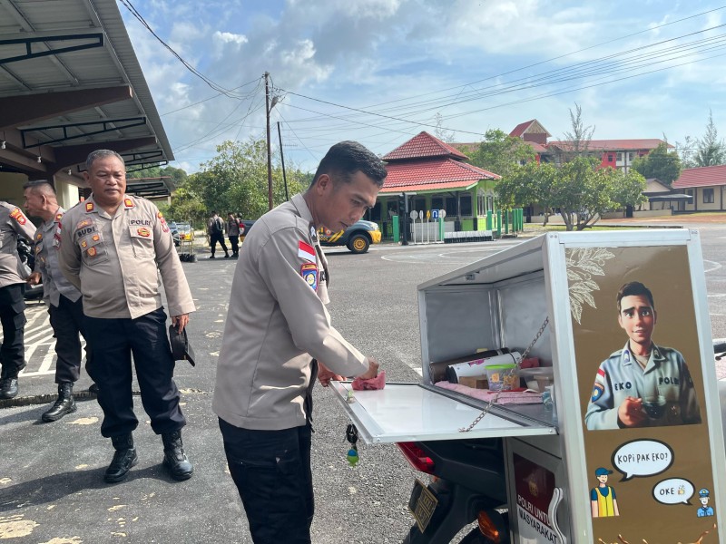 Hangatkan Kebersamaan, Kapolres Lingga dan PJU Nikmati Kopi Keliling.