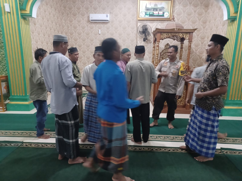 Personil Polsubsektor Pelalawan Gelar Subuh Harmoni untuk Jaga Kamtibmas Jelang Pilkada 2024