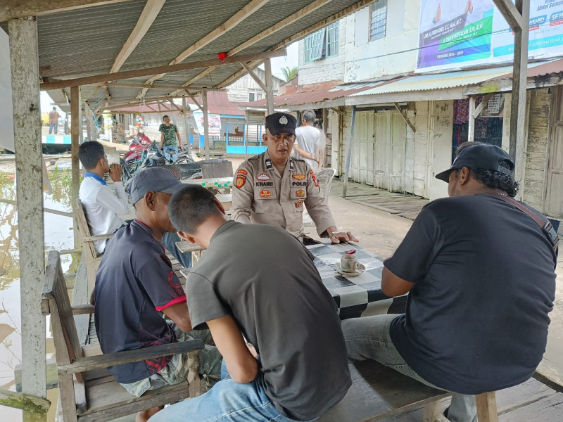 Patroli Sambang, PS Kanit Binmas Polsek Kuindra Ajak Warga Ciptakan Kamtibmas yang Kondusif