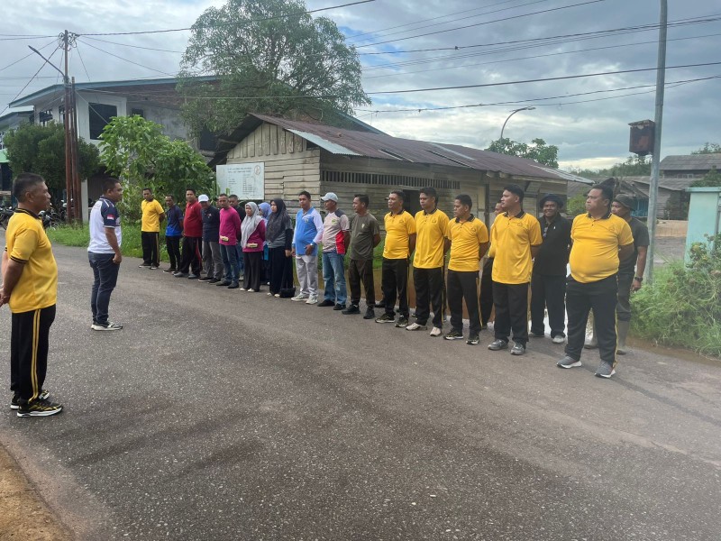 Polsek Daik Lingga Bersama Stakeholder Gelar Jumat Bersih.