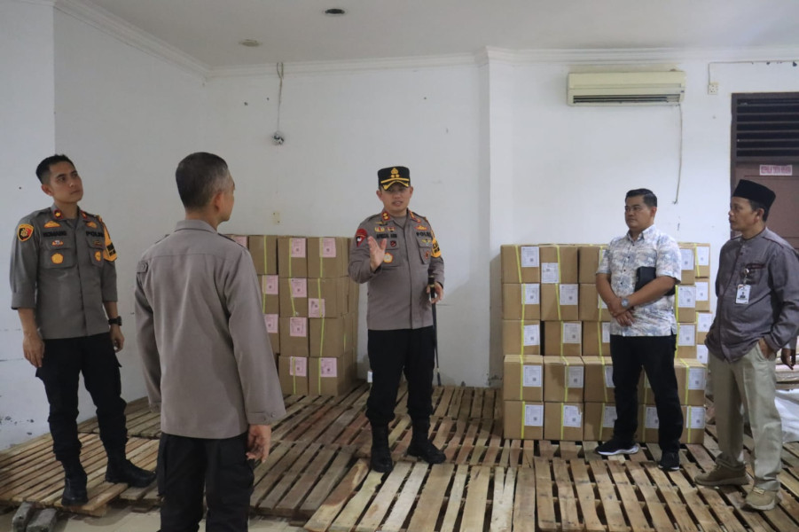 Kapolres Pelalawan Pastikan Keamanan Gudang Logistik Pilkada 2024