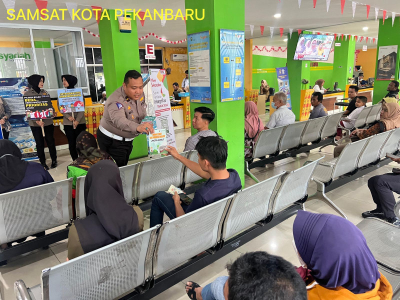 Ditlantas Polda Riau Edukasi Wajib Pajak Tentang Tertib Lalu Lintas dan Kamtibmas Jelang Pilkada