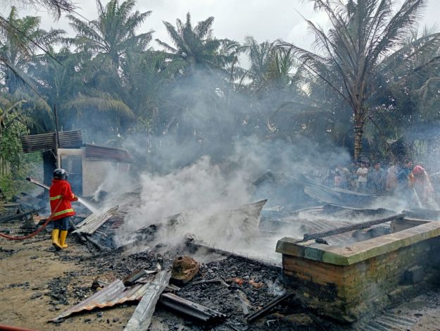 Tragis, Kebakaran Rumah di Rokan Hilir Tewaskan Seorang Kakek