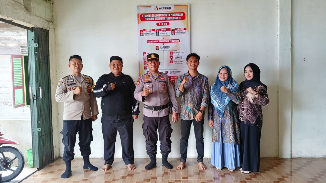 Jalin Sinergitas, Kapolsek Tempuling Kunjungi Kantor Panwaslu