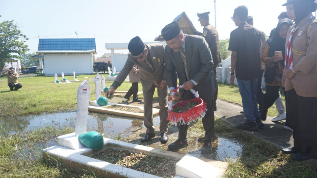 Hari Pahlawan, Pemkab Inhil bersama Forkopimda Gelar Ziarah Nasional di Makam Pahlawan Yudha Bhakti Tembilahan