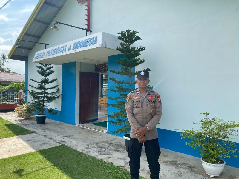 Bripda Bintang & Bripda David Awali Minggu Pagi dengan Tugas Mulia di Rumah Ibadah.