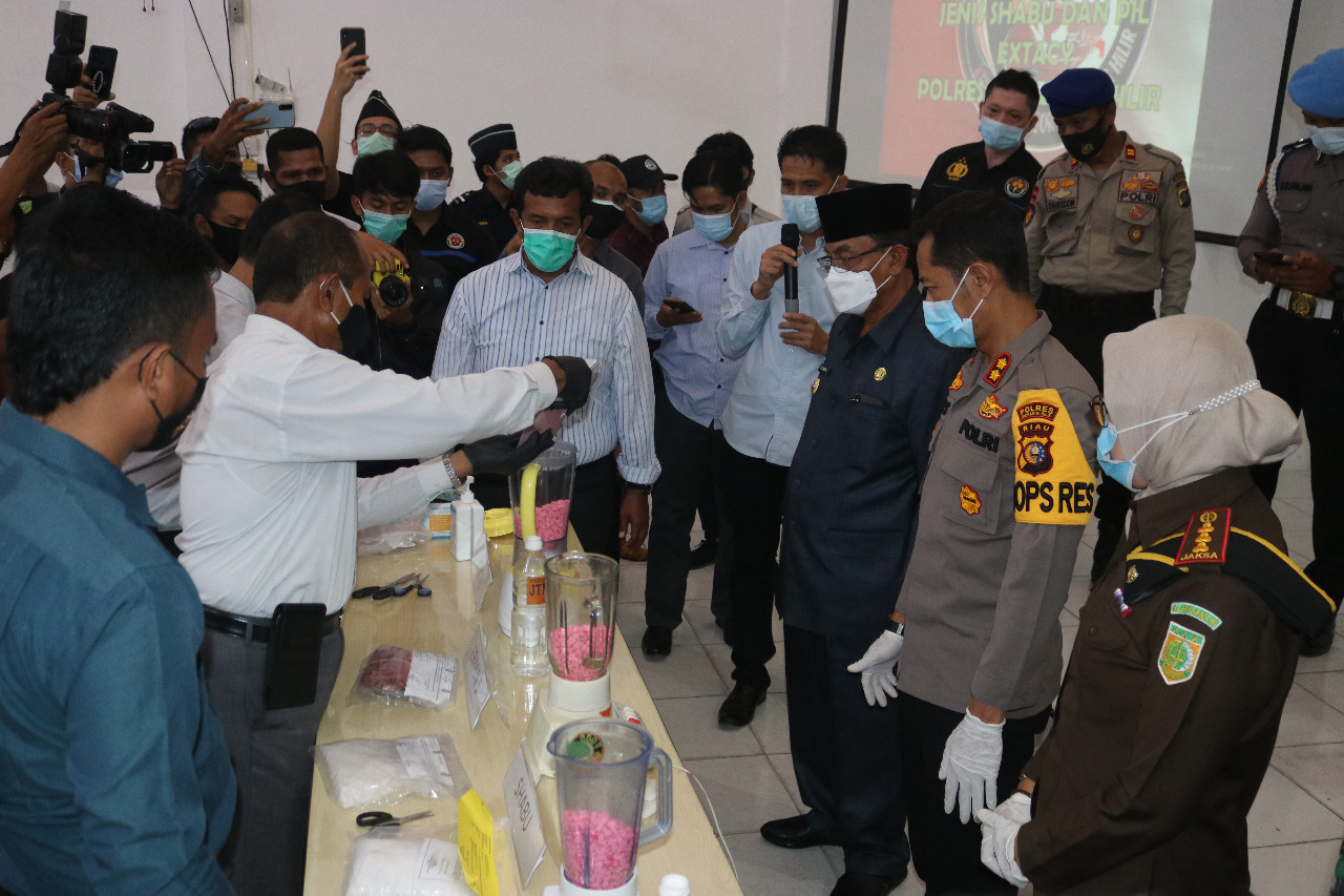 Polres Inhil Musnahkan Barang Bukti Shabu Dan Pil Exstacy