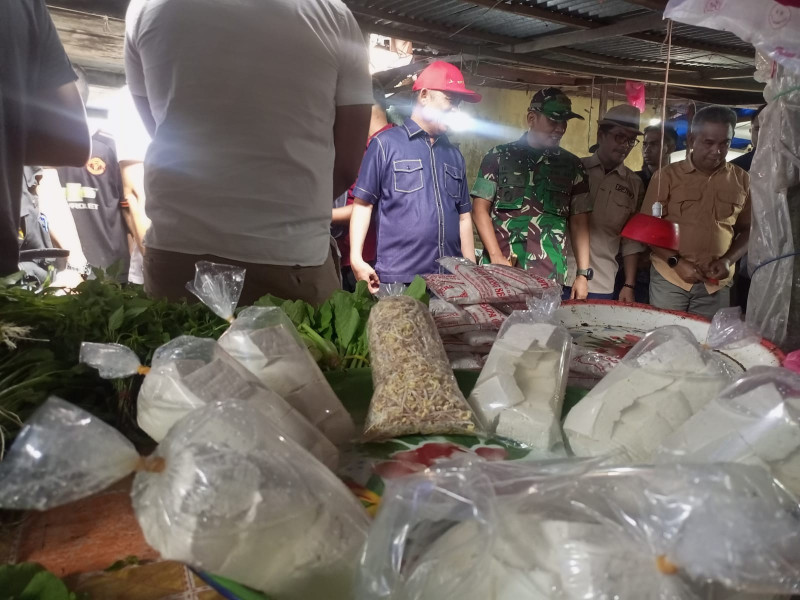 Dandim 0314/Inhil Dampingi Pj Bupati Sidak ke Sejumlah Pasar di Tembilahan