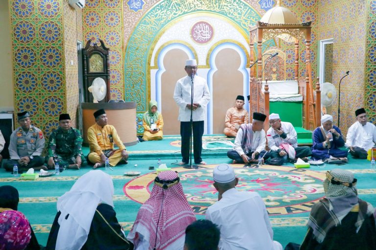 Bupati HM Wardan Sambut Kedatangan 41 Jemaah Haji Inhil Kloter 14