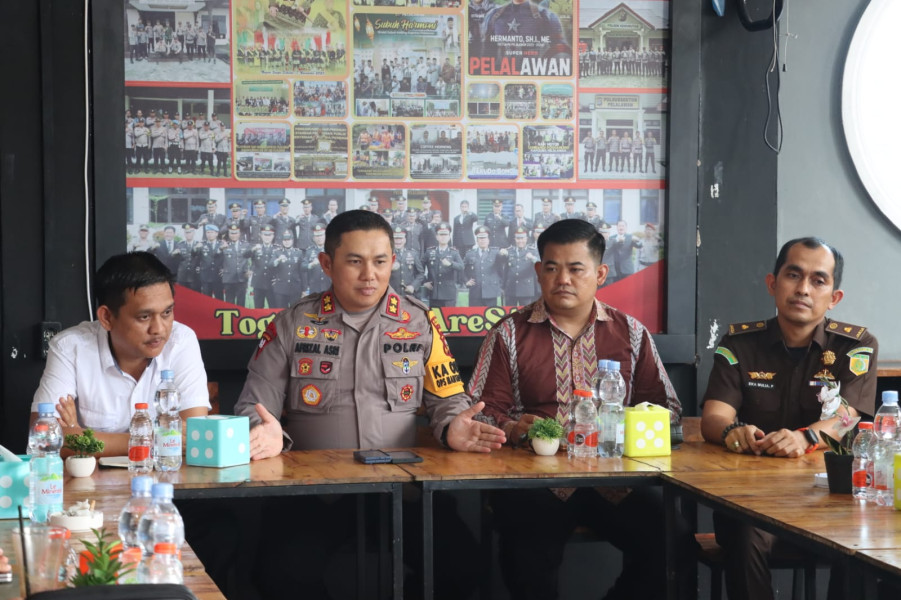 Kapolres Pelalawan Gelar Coffee Morning untuk Minimalkan Konflik Antara Pasangan Calon Pilkada 2024