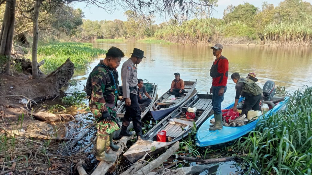 Sinergitas TNI/POLRI Gelar Patroli Cooling System untuk Wujudkan Pilkada Sejuk dan Damai di Pangkalan Kuras